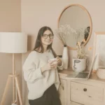 Combining fashion fitness with a minimalist approach to style